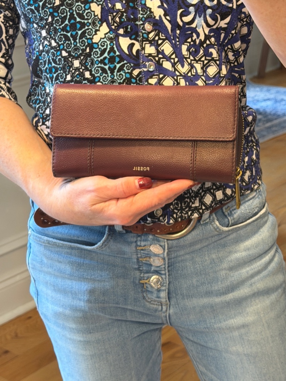 Fossil Minimalist 2010s Burgundy Leather Zip Wallet (GUC)